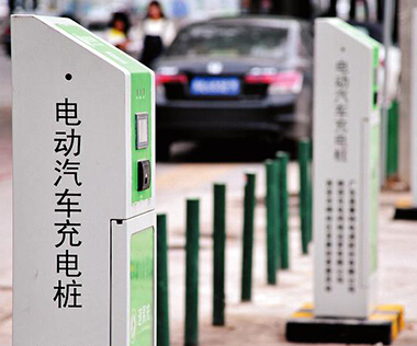 人民網(wǎng)：充電樁少、充電時間長 換電式出租車前景如何